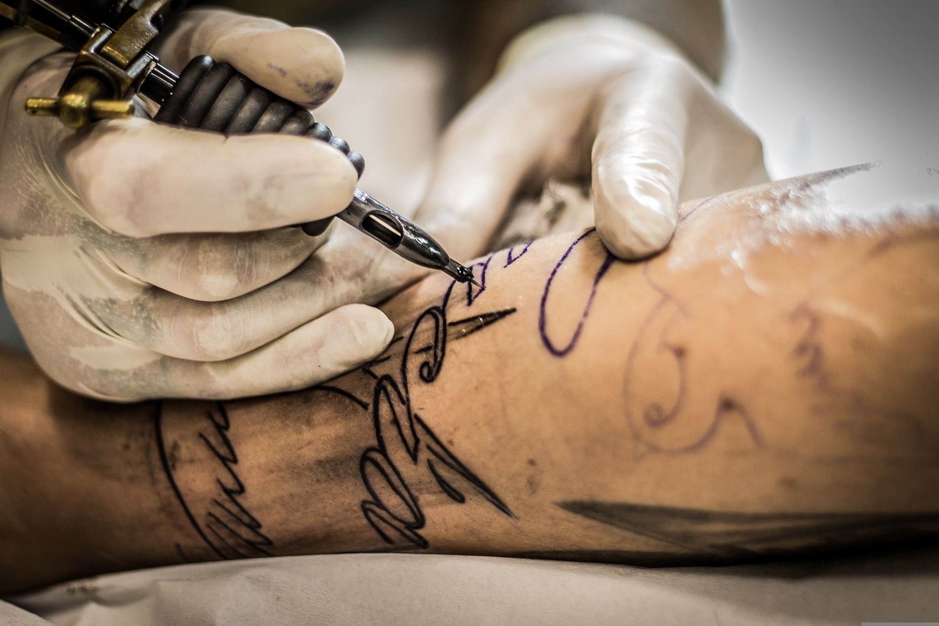 Photo of arm getting tattooed by Felix for Pixabay